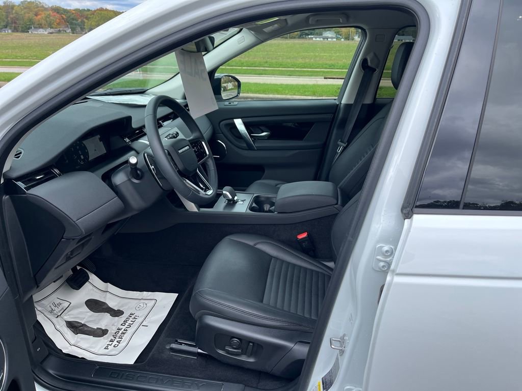 Used 2025 Land Rover Discovery Sport S image 11