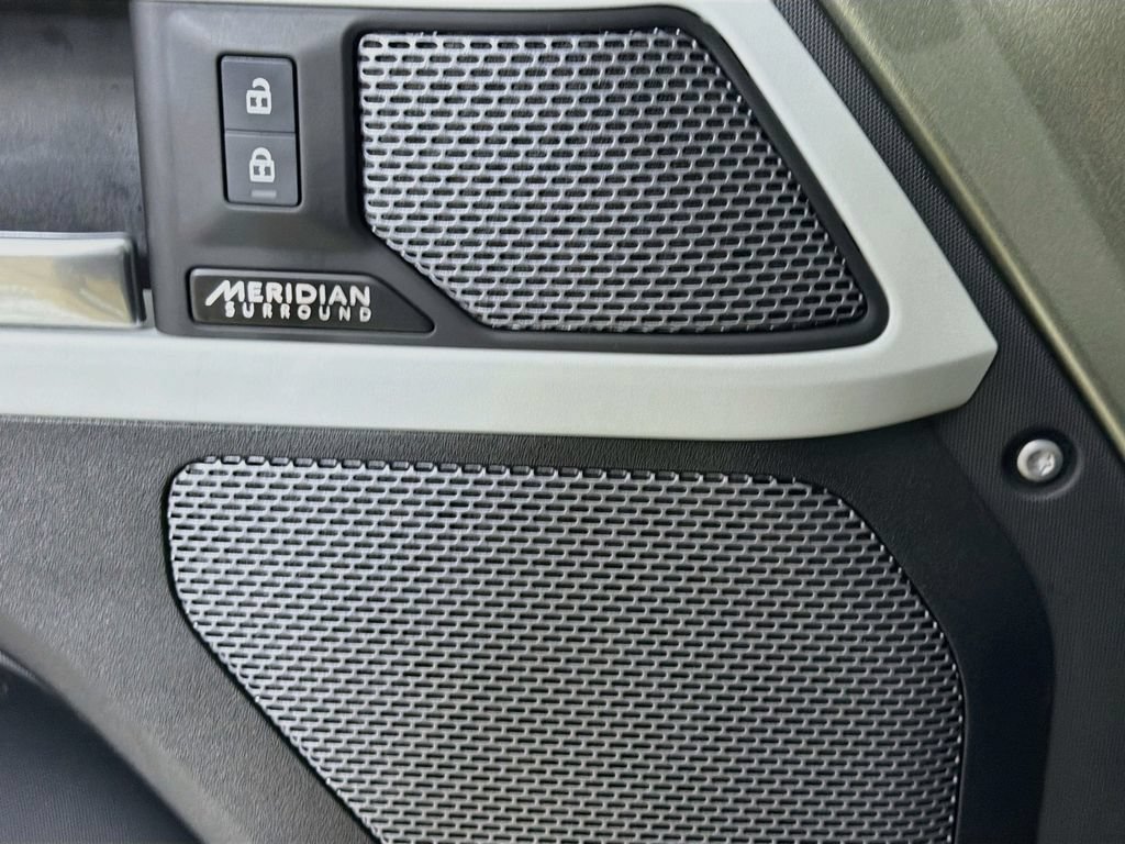 Certified 2023 Land Rover Defender 110 SE AWD/4WD image 19
