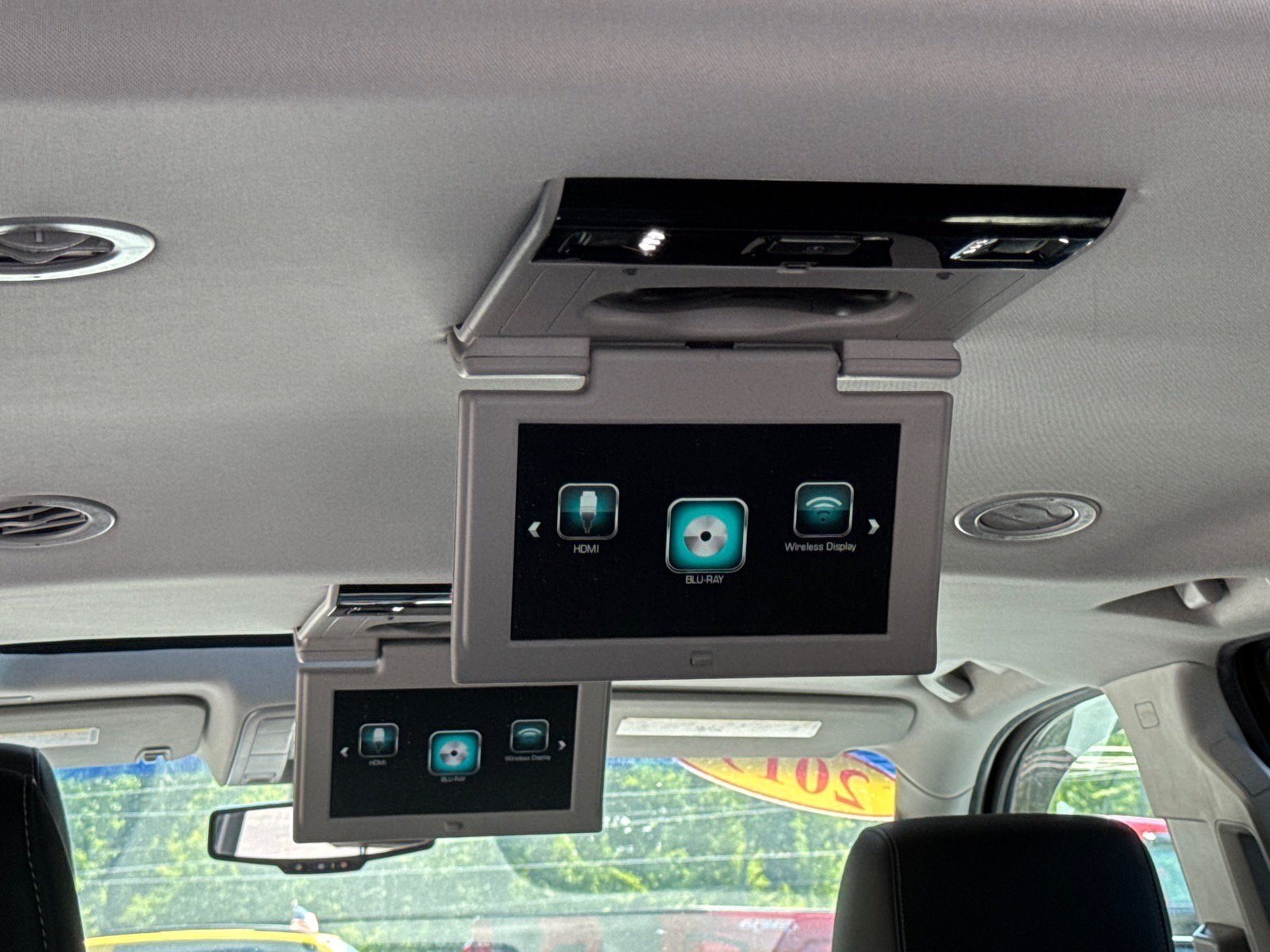 Used 2019 Chevrolet Suburban LT AWD/4WD image 12