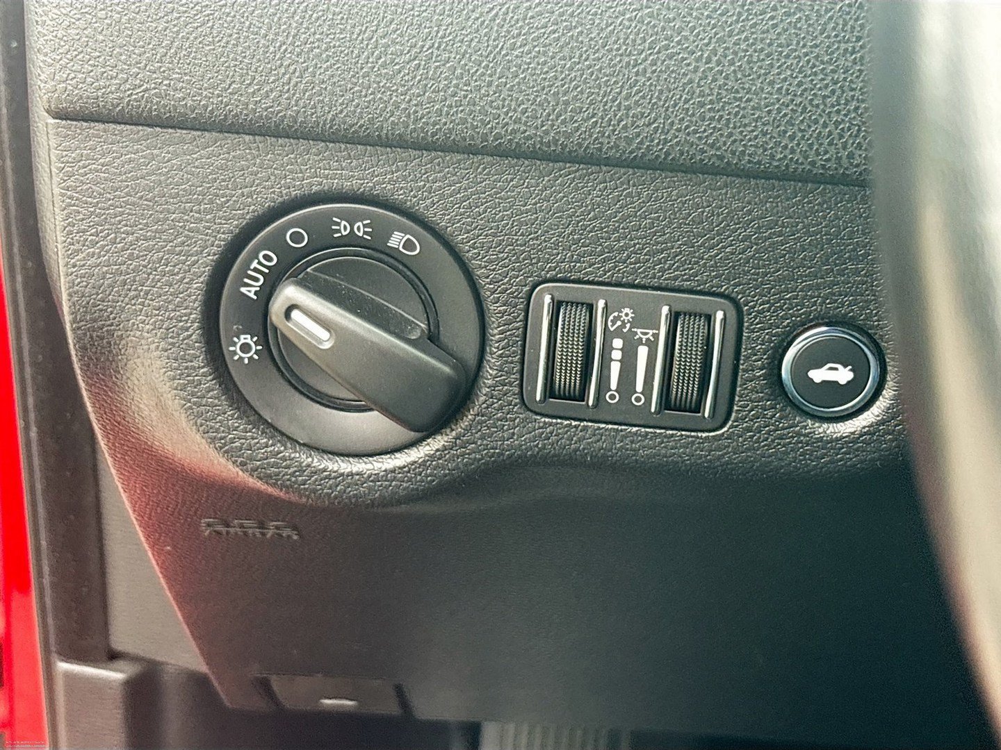 Used 2022 Dodge Charger SXT RWD image 18