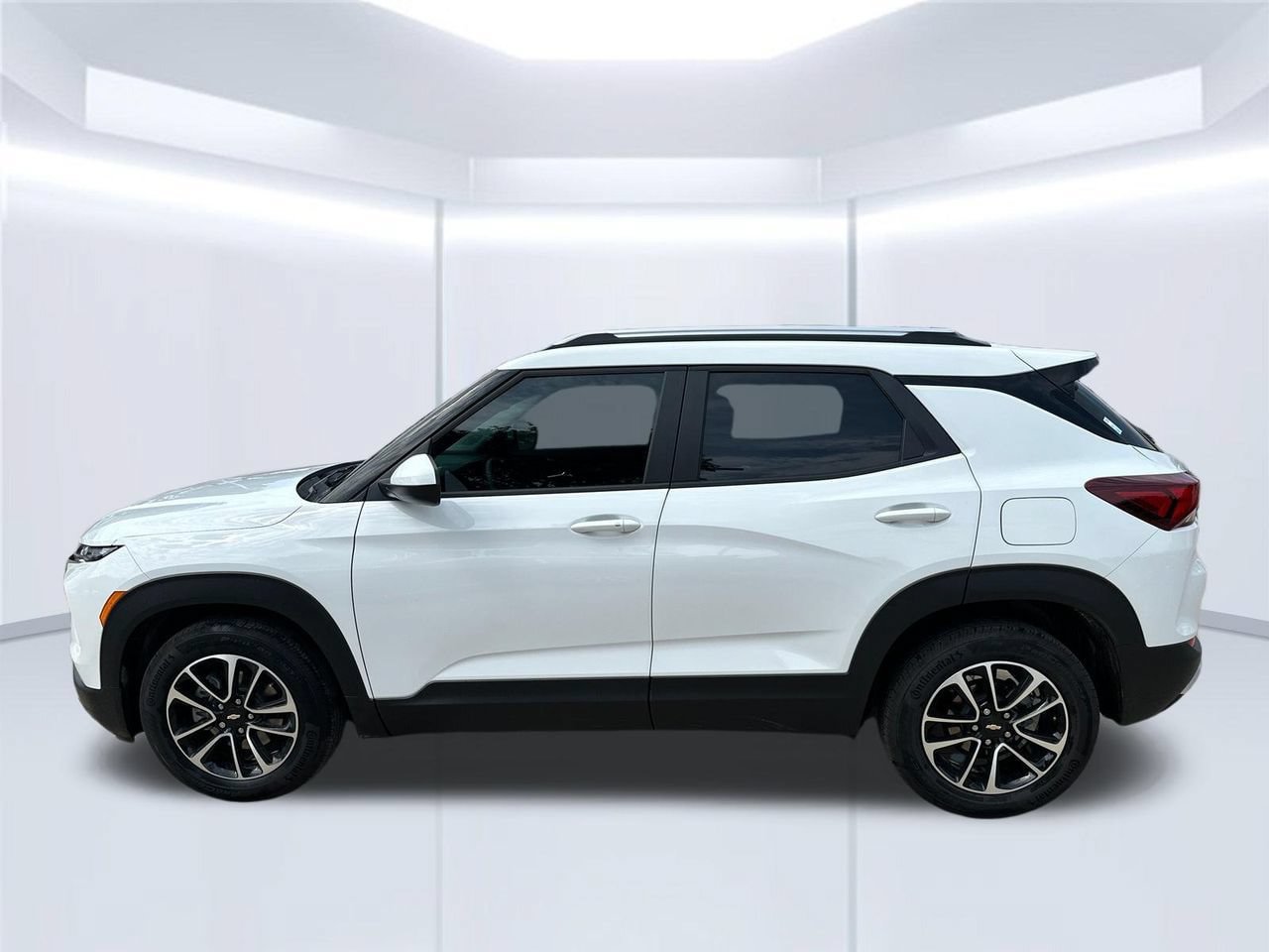 New 2026 Chevrolet TrailBlazer LT w/ Convenience Package FWD image 2