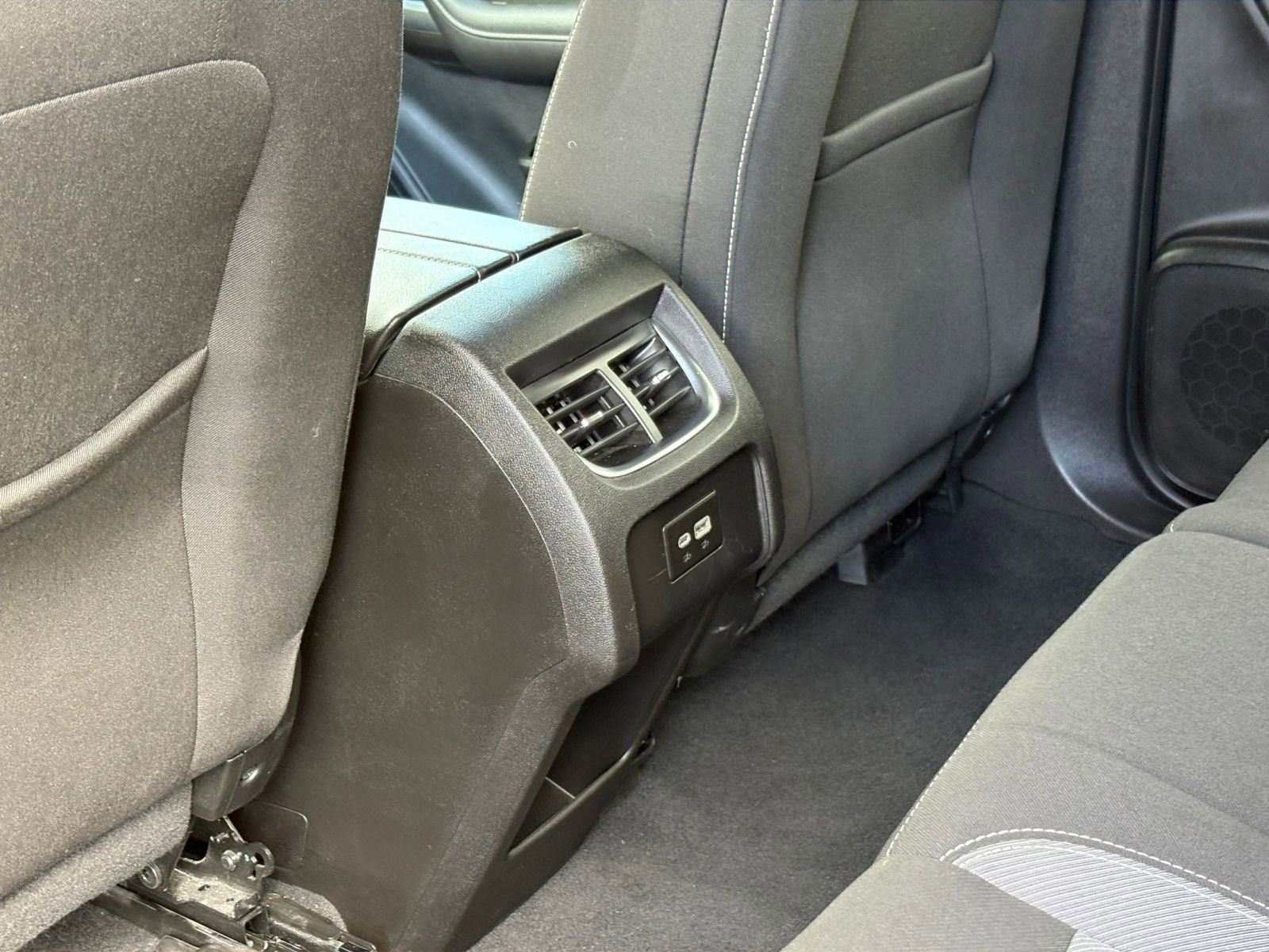Used 2025 Chevrolet Blazer LT FWD image 24
