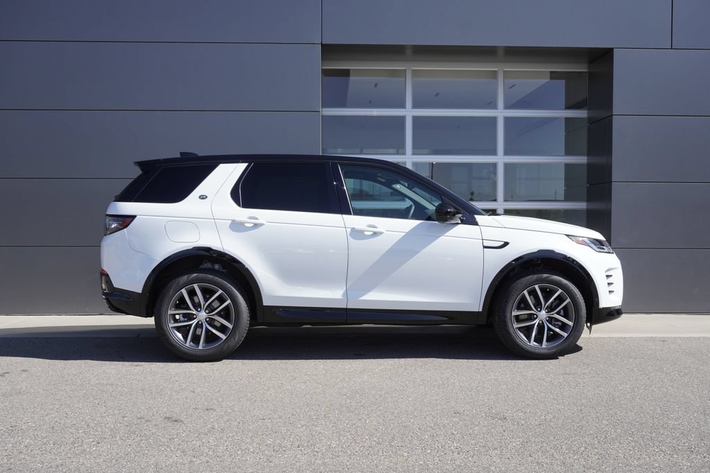 New 2026 Land Rover Discovery Sport Landmark AWD/4WD image 7