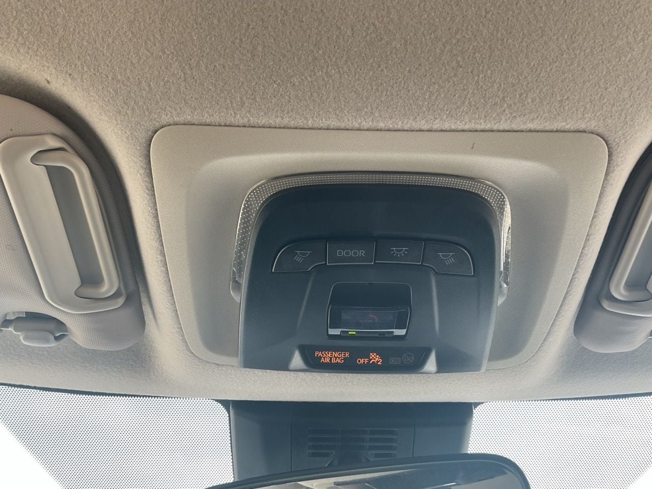 Used 2025 Toyota Corolla LE FWD image 17