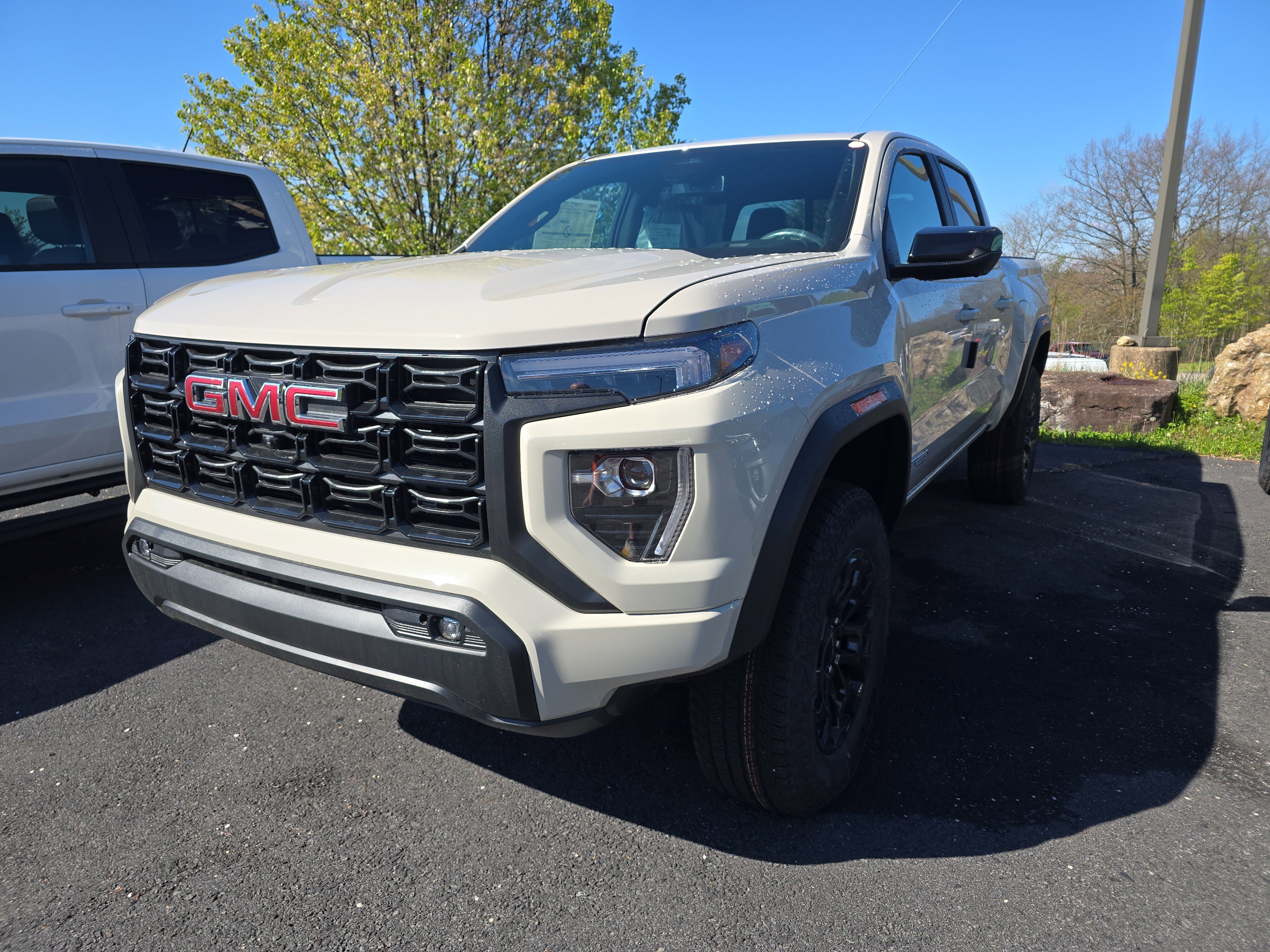 New 2026 GMC Canyon Elevation AWD/4WD video 3