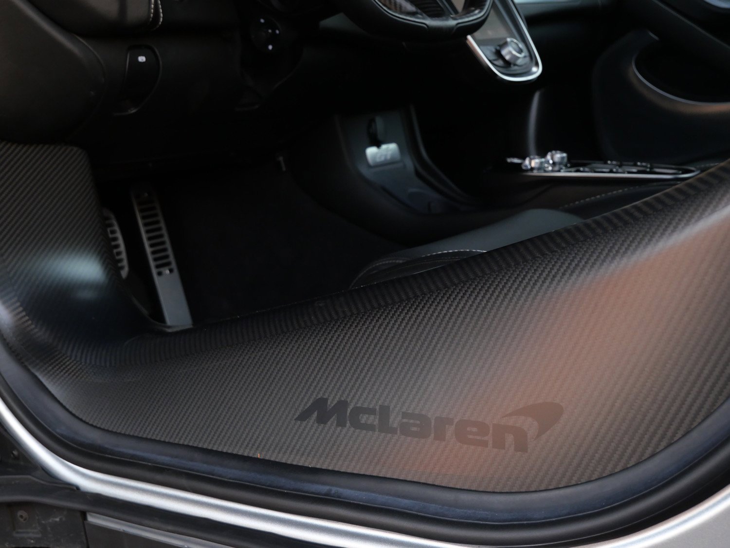 Used 2023 McLaren GT image 22