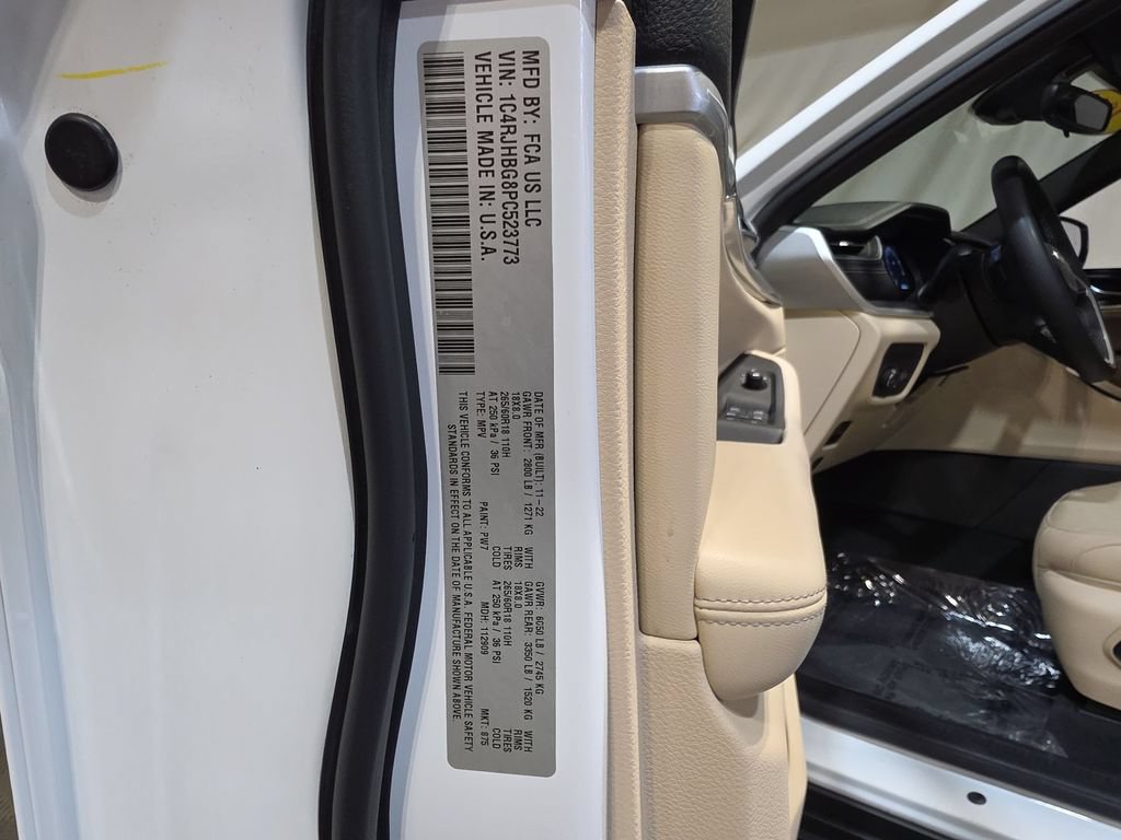 Used 2023 Jeep Grand Cherokee Limited w/ MOPAR Finishing Package AWD/4WD image 26