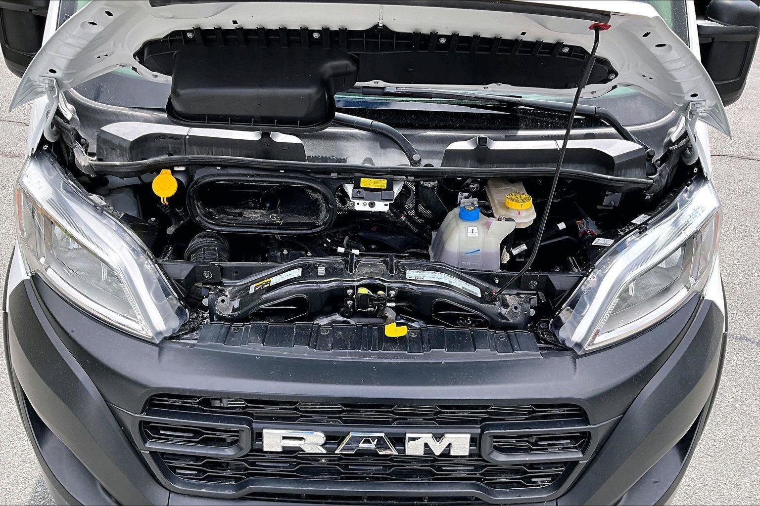 Used 2025 RAM ProMaster 2500 w/ Convenience Group FWD image 10