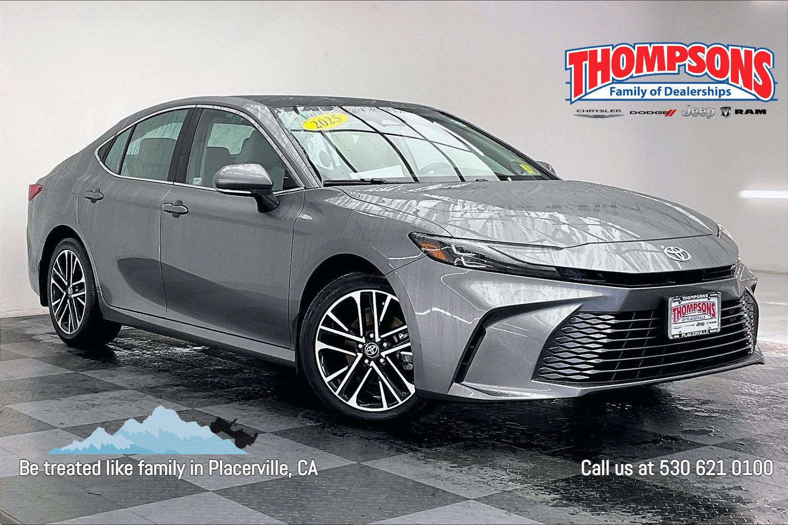 Used 2025 Toyota Camry XLE image 1