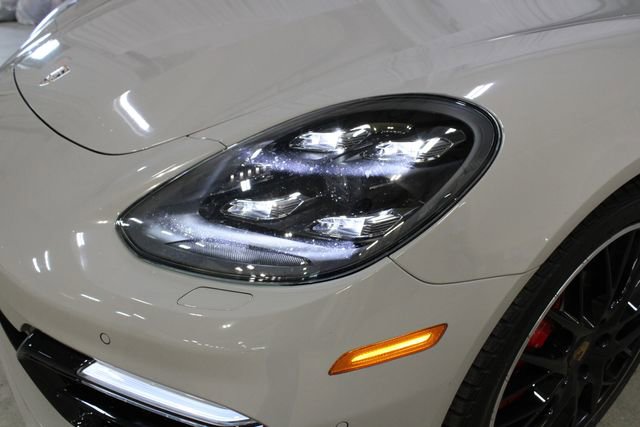 Used 2019 Porsche Panamera GTS image 33