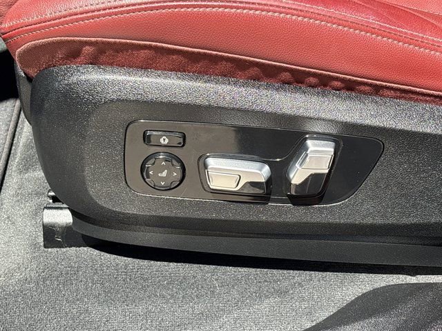 Used 2020 BMW X6 M50i AWD/4WD image 19