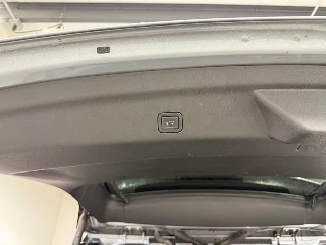 Used 2024 Chevrolet Tahoe High Country w/ Premium Package image 9