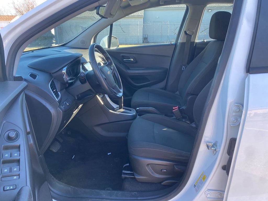 Used 2018 Chevrolet Trax LS image 12