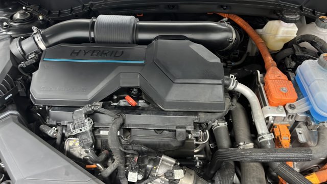 Used 2025 Hyundai Tucson Limited AWD/4WD image 27