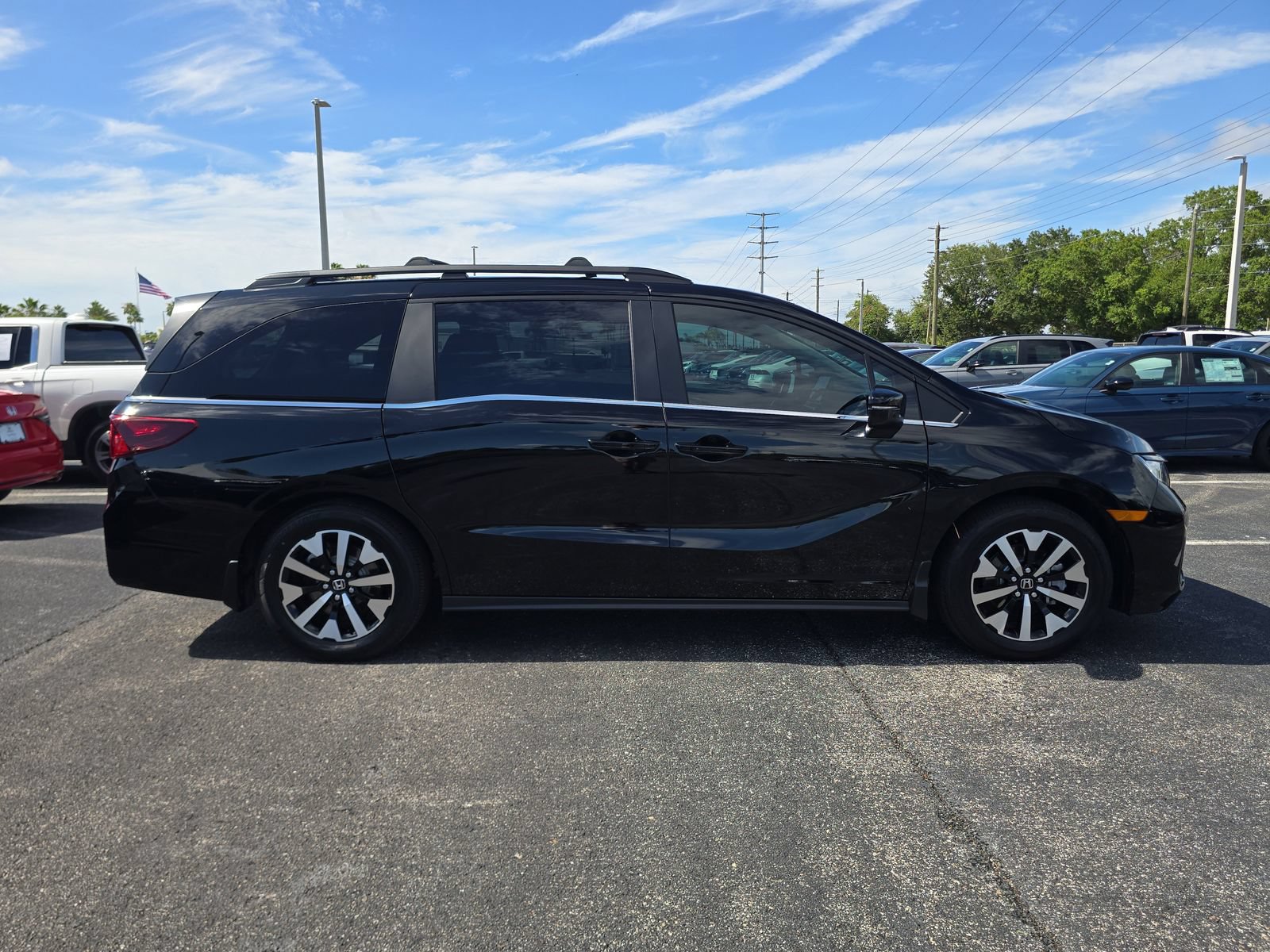 Certified 2026 Honda Odyssey EX-L image 3