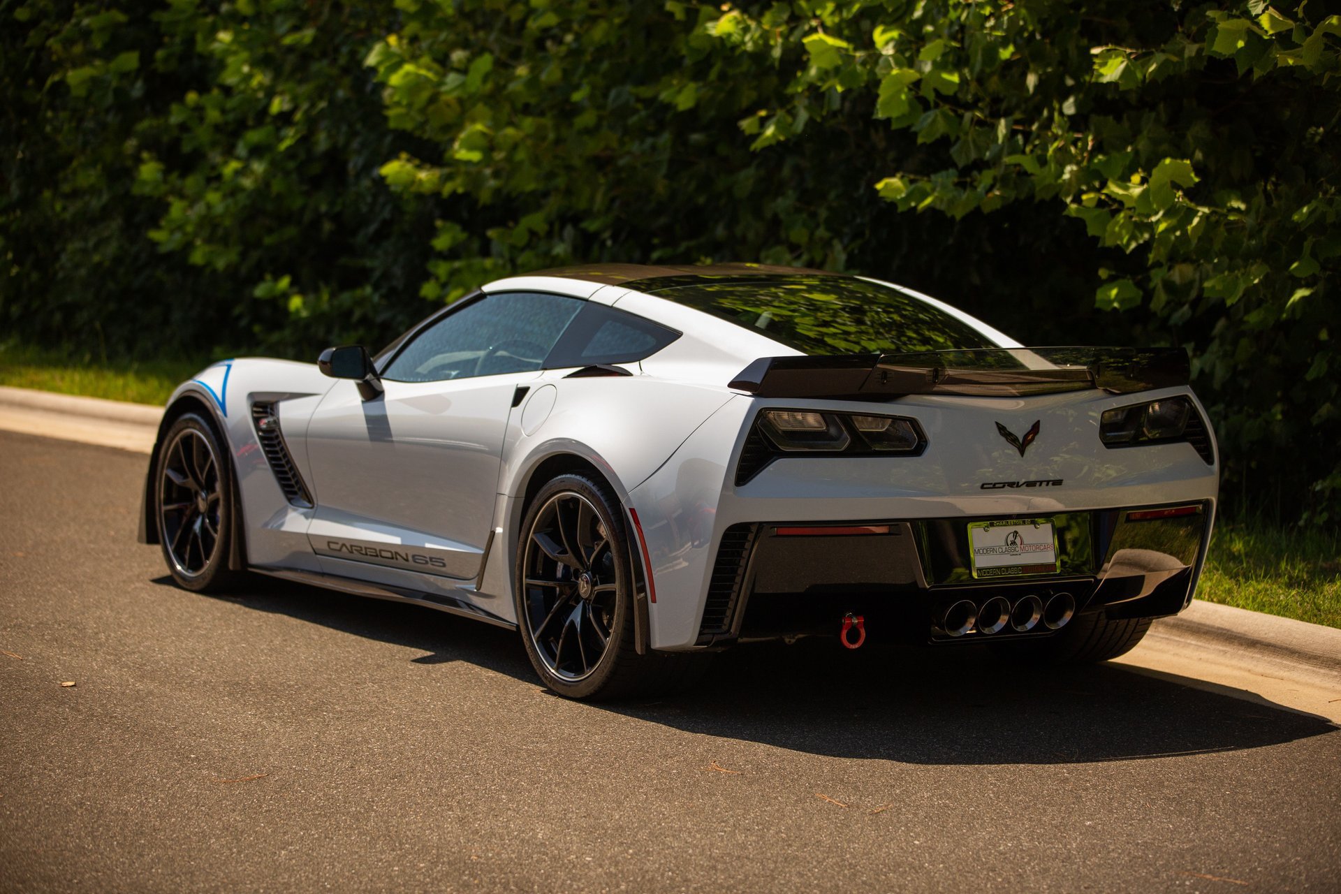 Used 2018 Chevrolet Corvette Z06 w/ Carbon 65 Edition RWD image 15