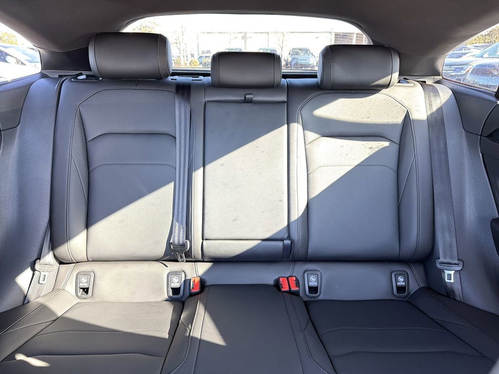 Used 2022 Volkswagen Arteon SE image 28