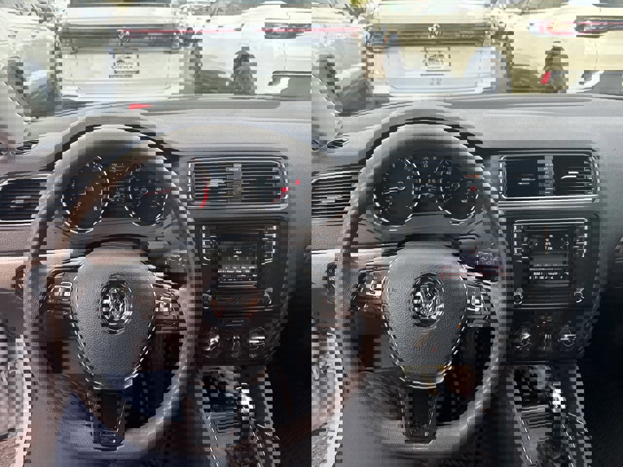 Used 2017 Volkswagen Jetta S image 6