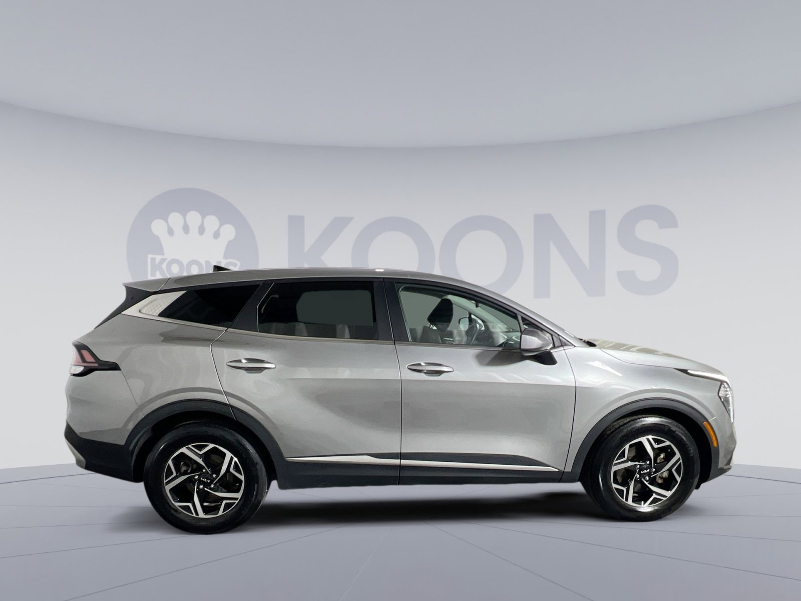 Used 2023 Kia Sportage LX image 8