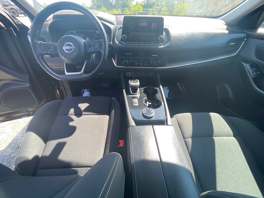 Used 2023 Nissan Rogue S AWD/4WD image 3