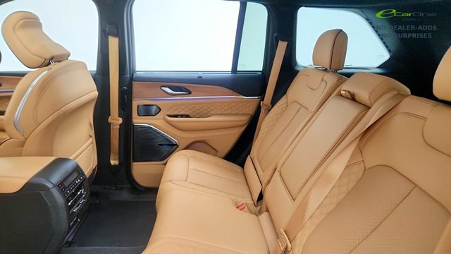 Used 2023 Jeep Grand Cherokee Summit AWD/4WD image 39