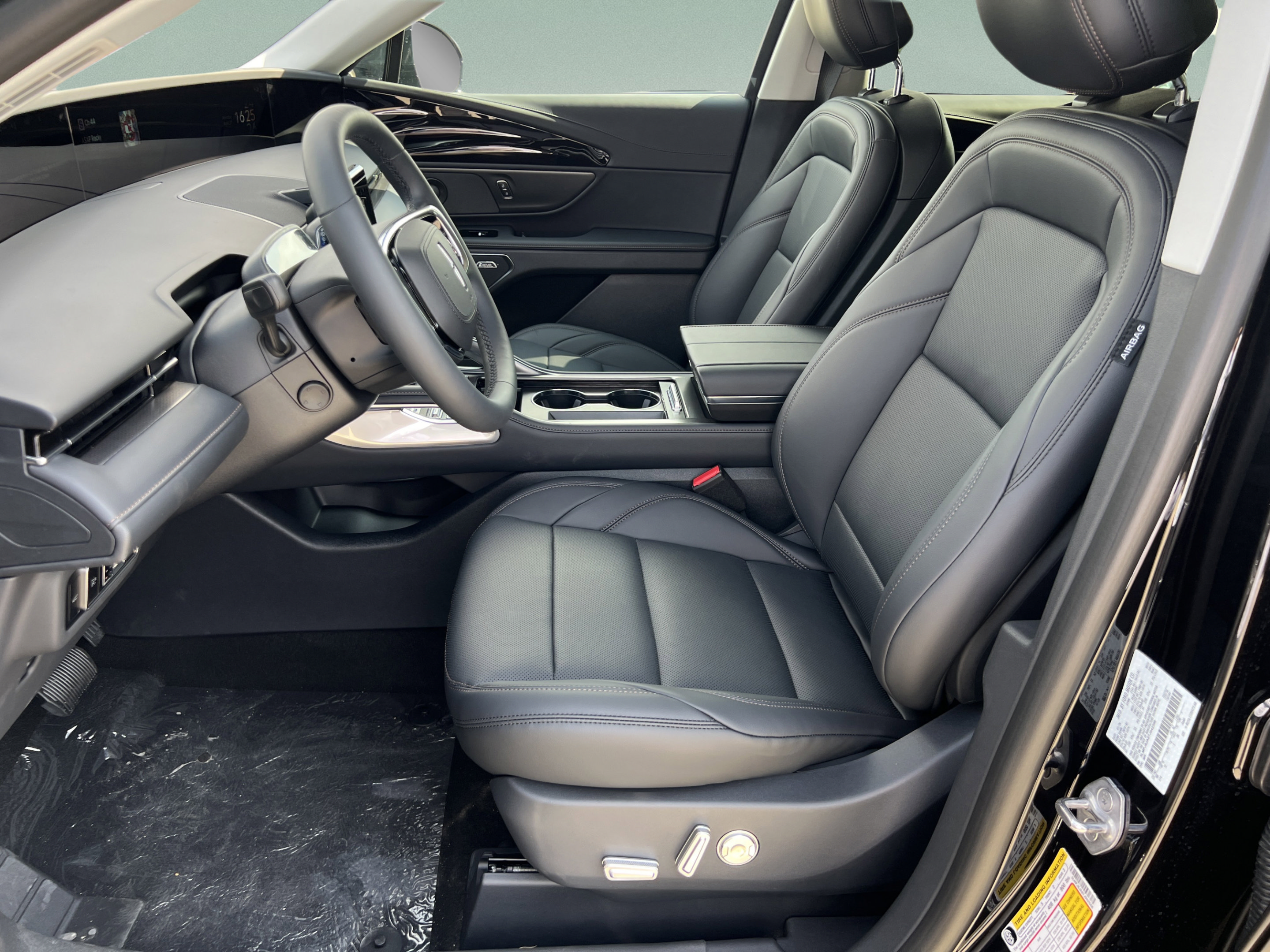 New 2026 Lincoln Nautilus Premier w/ Equipment Group 102A AWD/4WD image 24