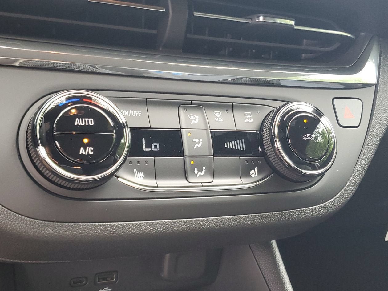 New 2026 Buick Envista Sport Touring w/ Convenience I Package FWD image 22