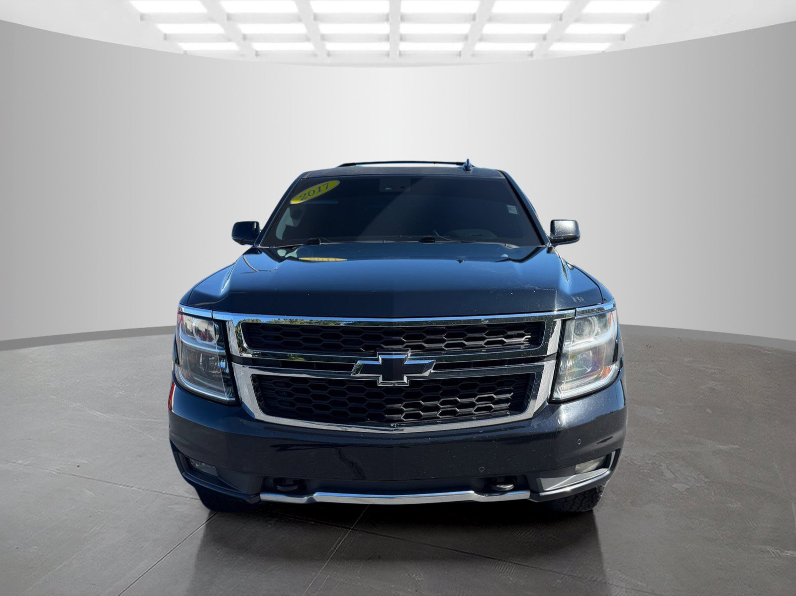 Used 2017 Chevrolet Tahoe LT w/ Luxury Package AWD/4WD image 2