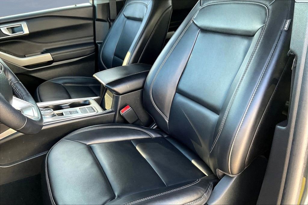 Used 2023 Ford Explorer XLT w/ Equipment Group 202A image 21