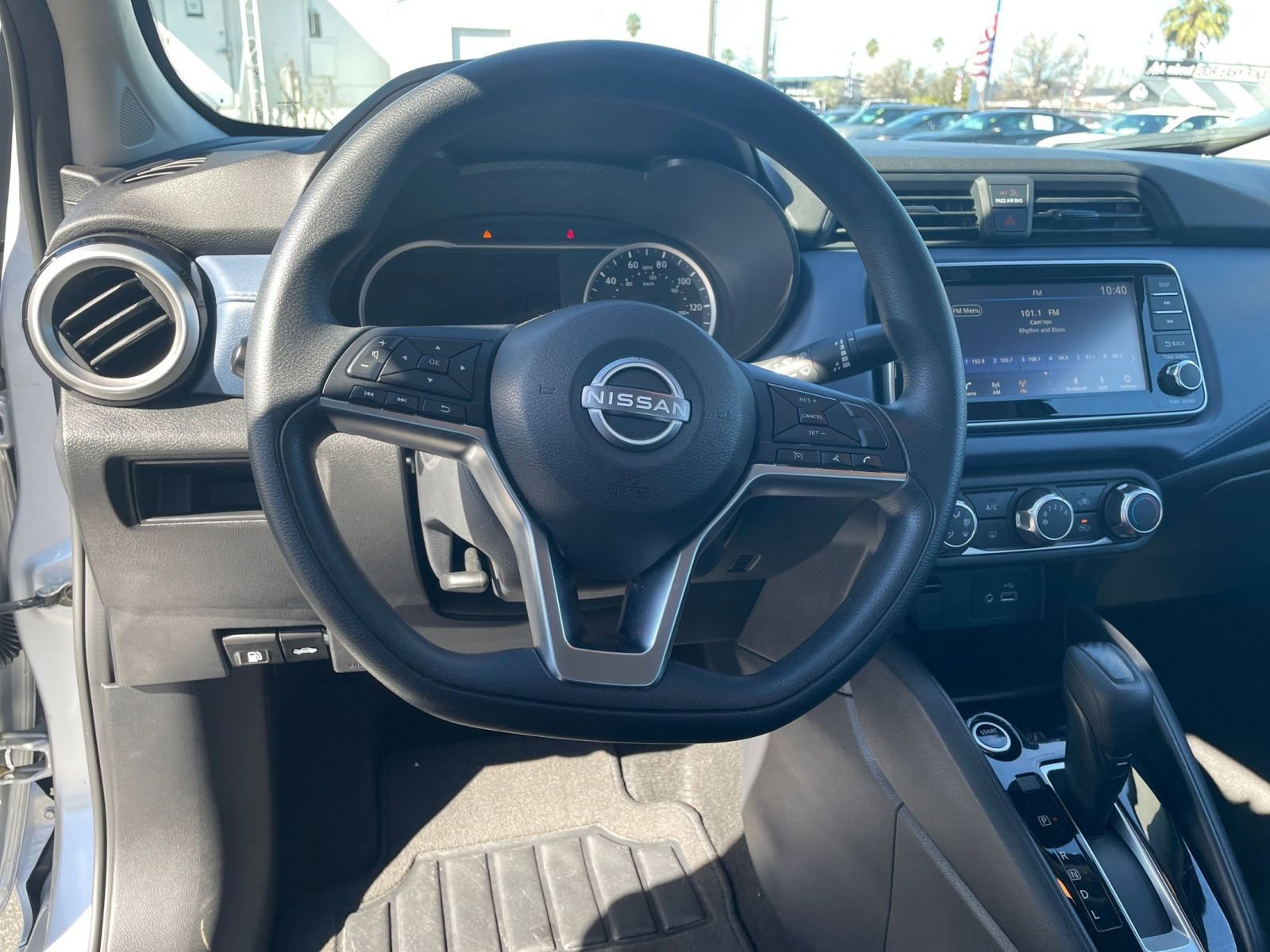 Used 2025 Nissan Versa SV image 29