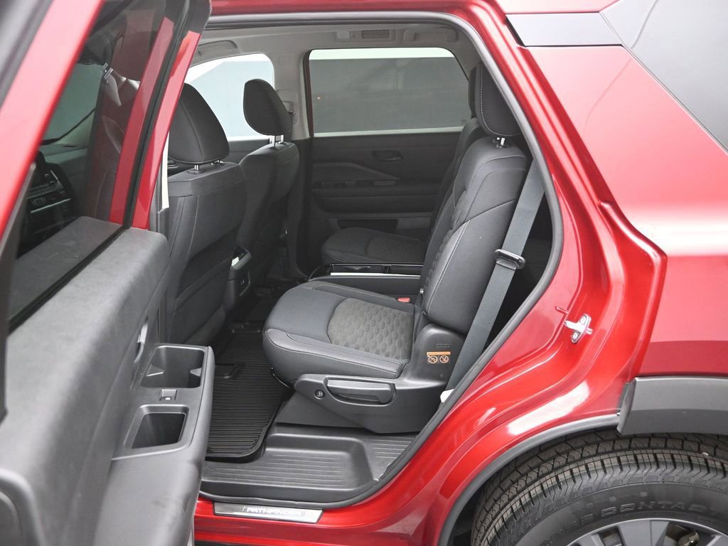 Used 2023 Nissan Pathfinder SV w/ SV Premium Package image 19