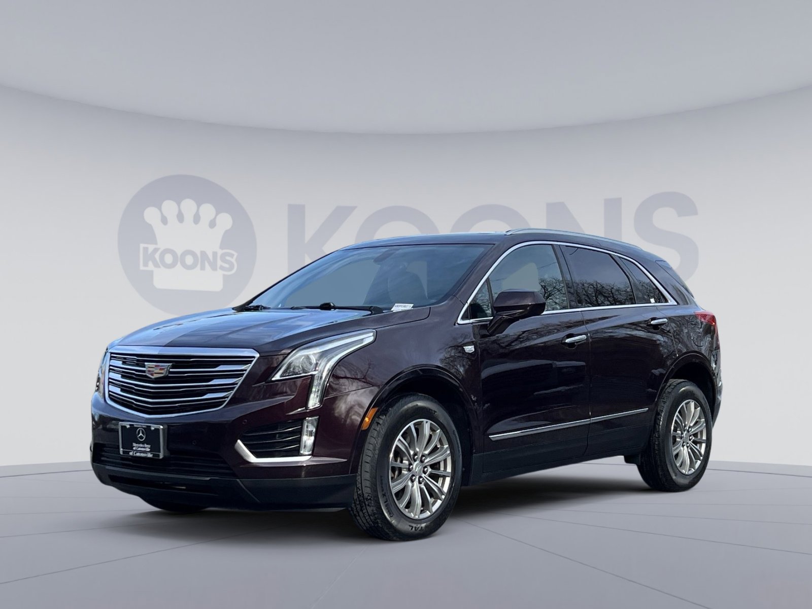 Used 2017 Cadillac XT5 Luxury w/ LPO, Wheel Lock Package image 1