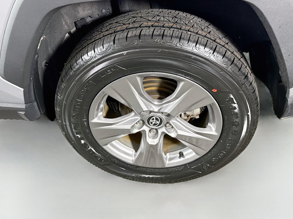 Used 2023 Toyota RAV4 XLE AWD/4WD image 32