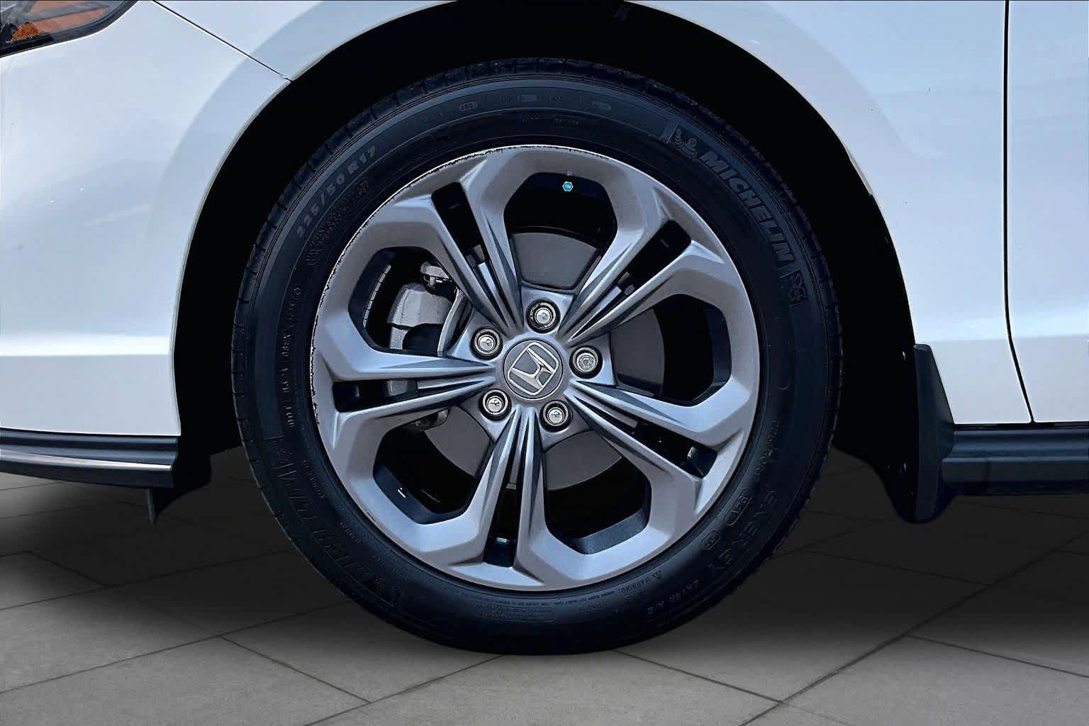 Used 2023 Honda Accord EX image 10