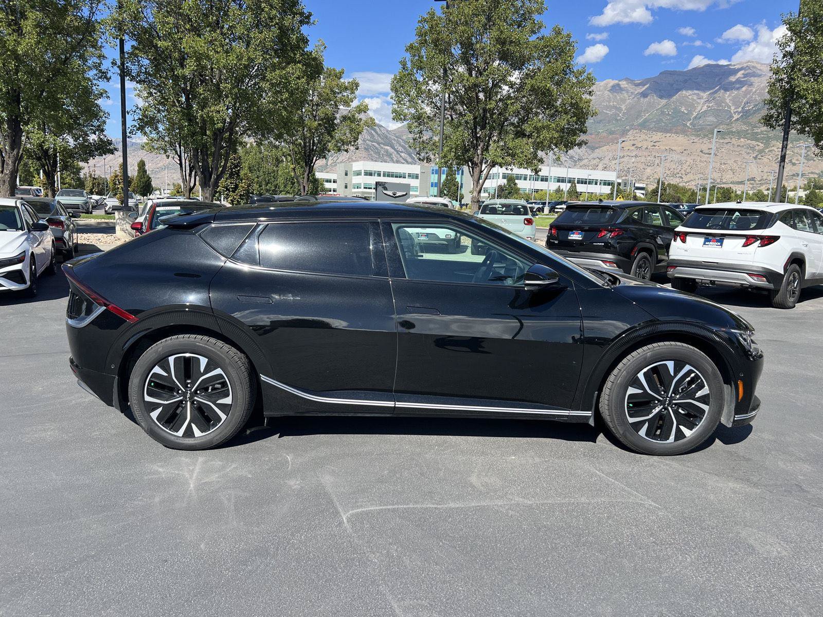 Used 2023 Kia EV6 Wind w/ Wind Technology Package AWD/4WD image 12