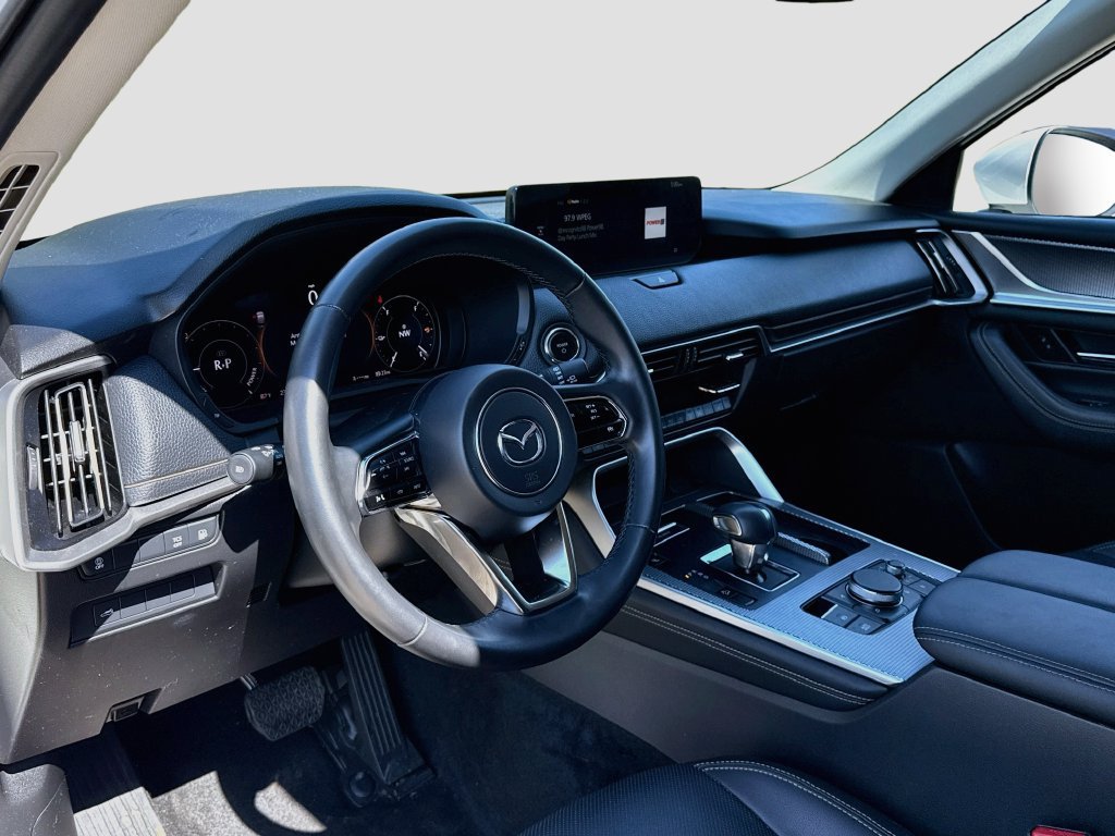 Used 2024 MAZDA CX-90 Plug-In Hybrid w/ Preferred AWD/4WD image 9