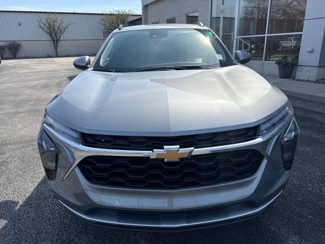 Used 2026 Chevrolet Trax LT w/ Driver Confidence Package image 8