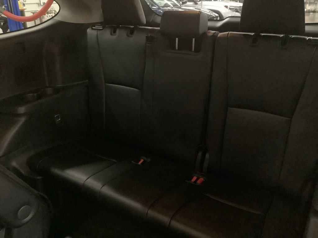 Used 2022 Toyota Highlander XLE AWD/4WD image 17