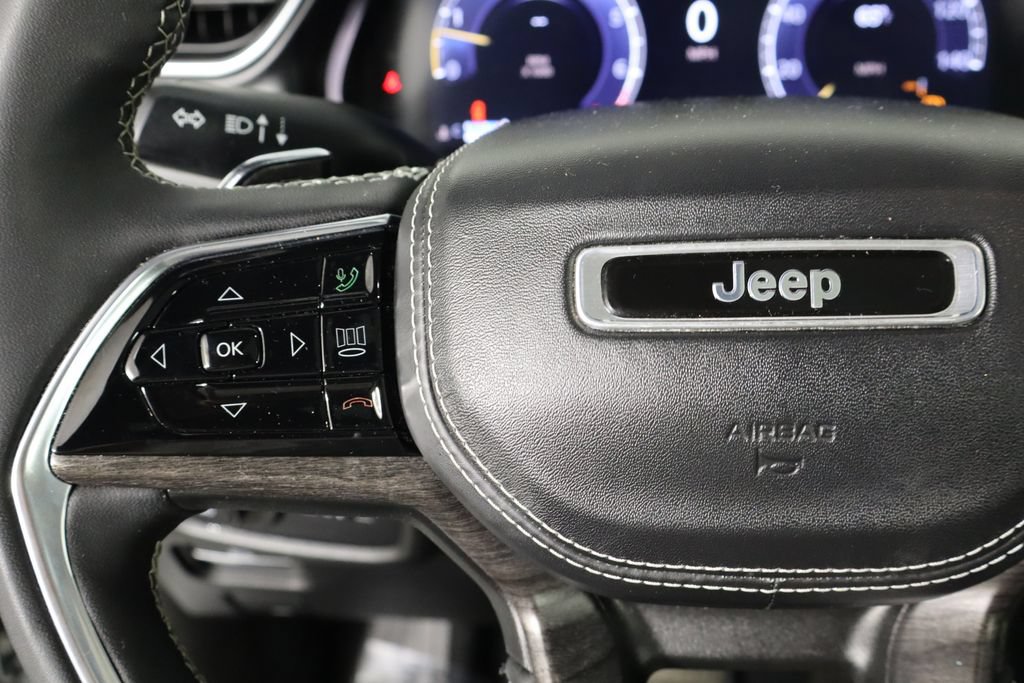 Used 2023 Jeep Grand Cherokee L Overland AWD/4WD image 11