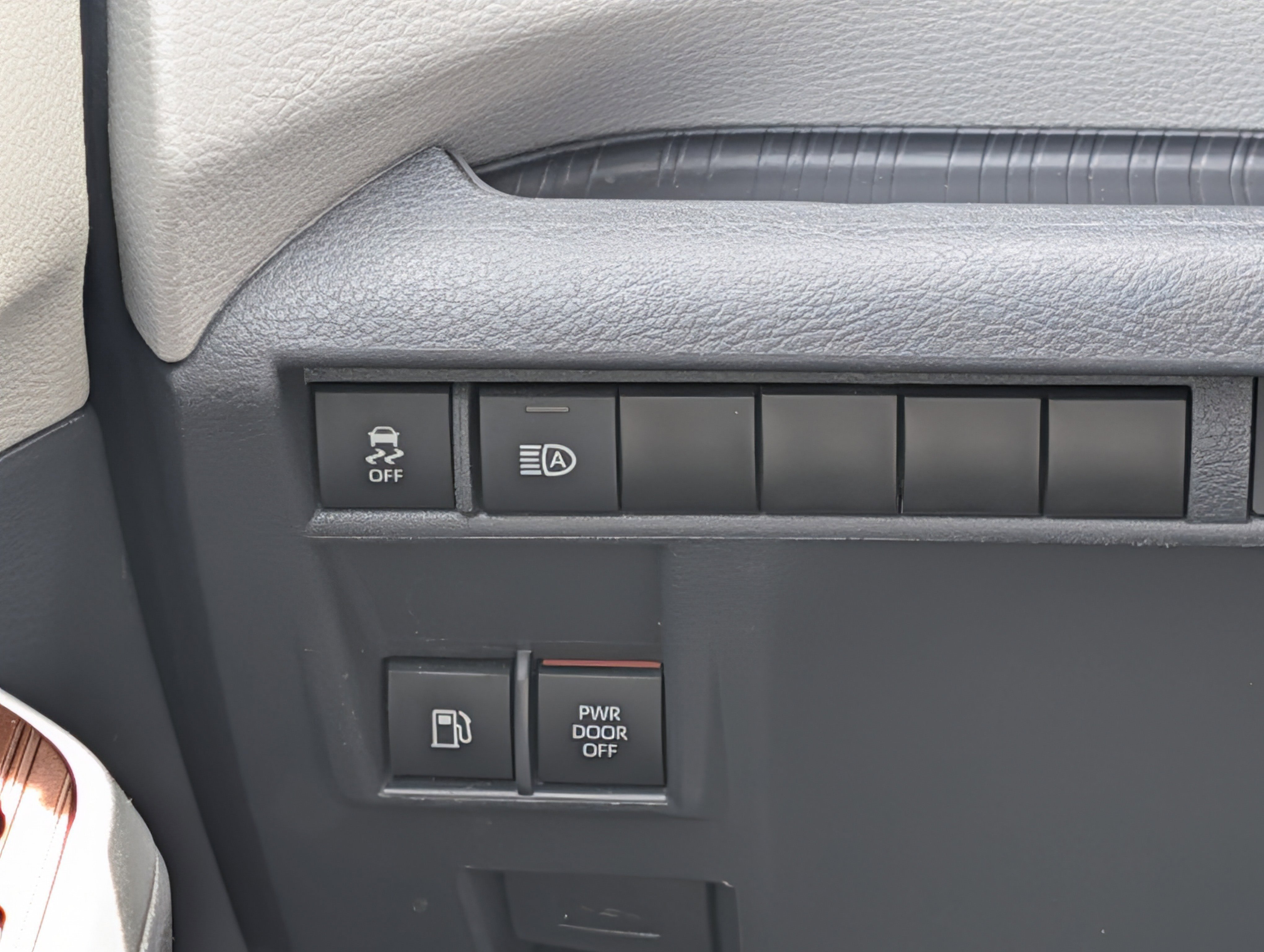 Used 2023 Toyota Sienna XLE FWD image 26