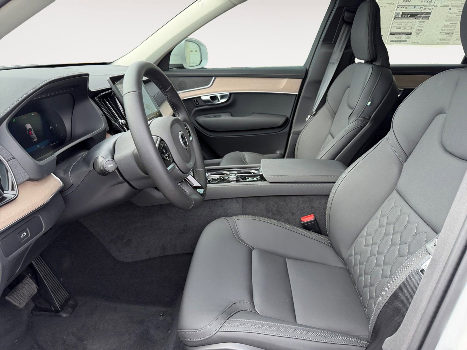 New 2026 Volvo XC90 B6 Core w/ Protection Package Premier AWD/4WD image 9