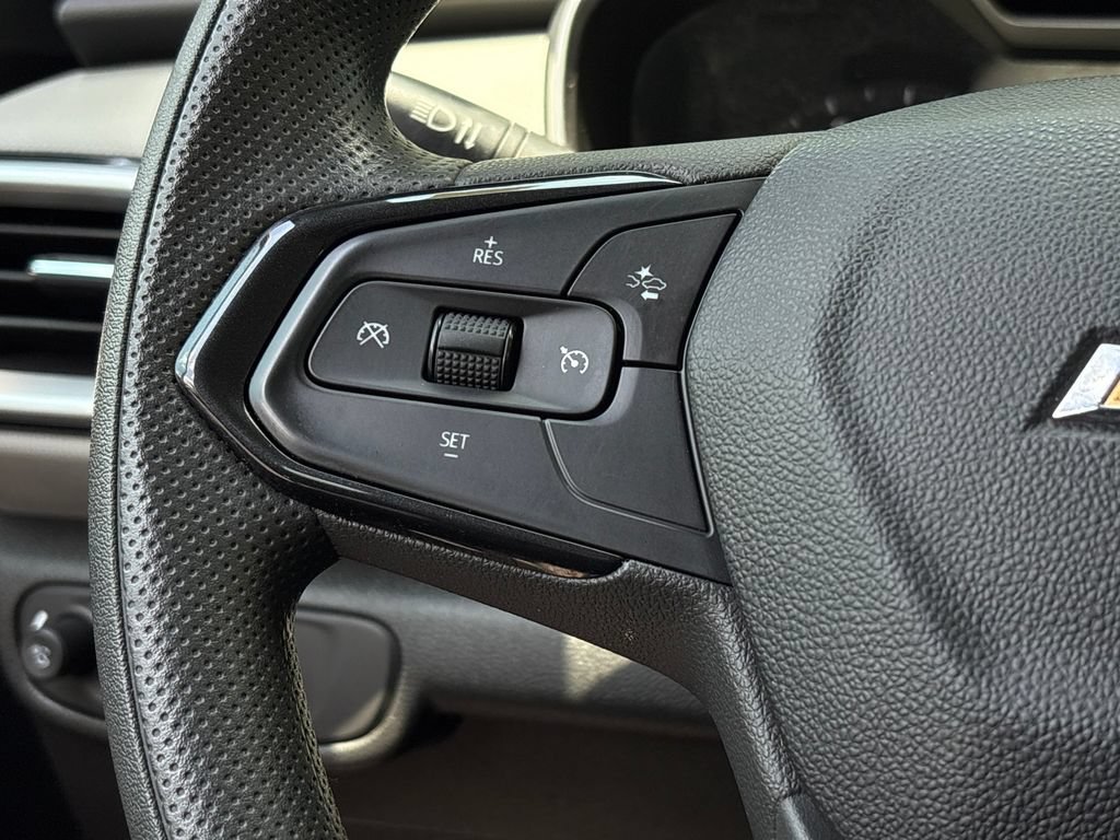 Used 2021 Chevrolet TrailBlazer LS w/ LPO, Blackout Package FWD image 10