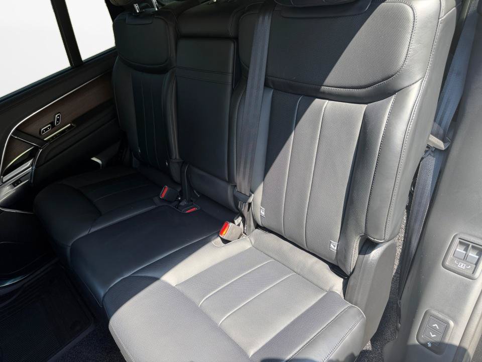 New 2026 Land Rover Range Rover Long Wheelbase SE AWD/4WD image 12
