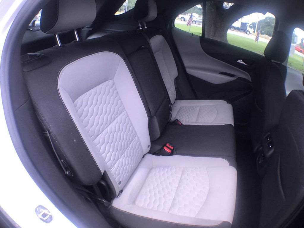 Used 2021 Chevrolet Equinox LS image 22
