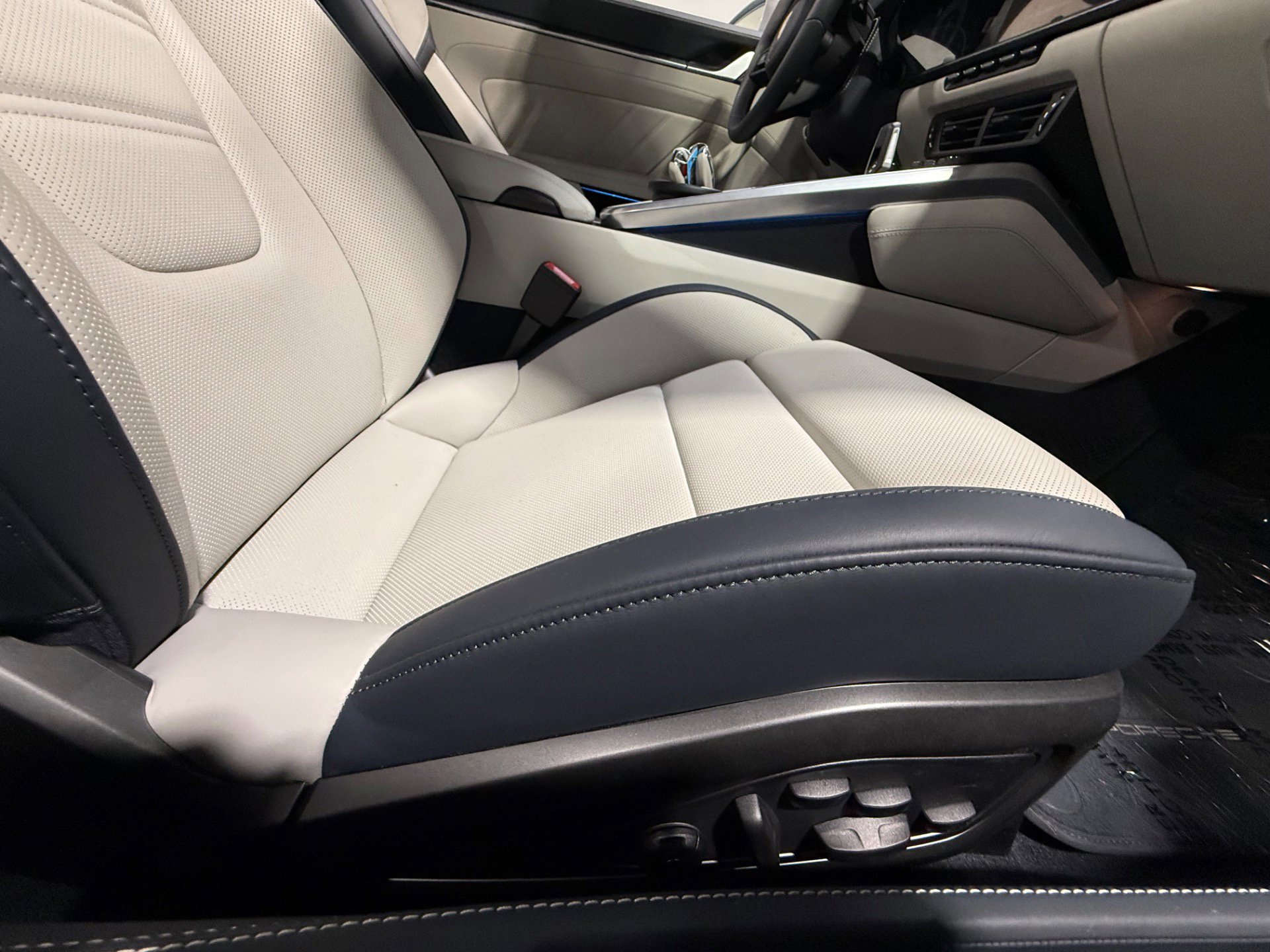 Used 2026 Porsche 911 Targa 4 GTS AWD/4WD image 79