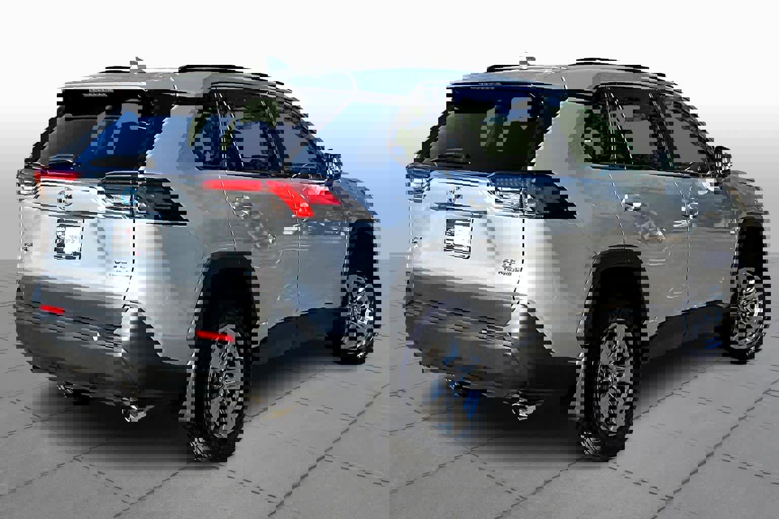 Used 2024 Toyota RAV4 XLE image 12