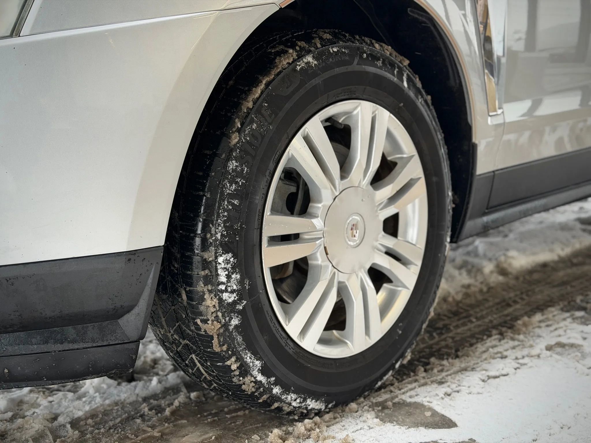 Used 2013 Cadillac SRX Luxury image 23