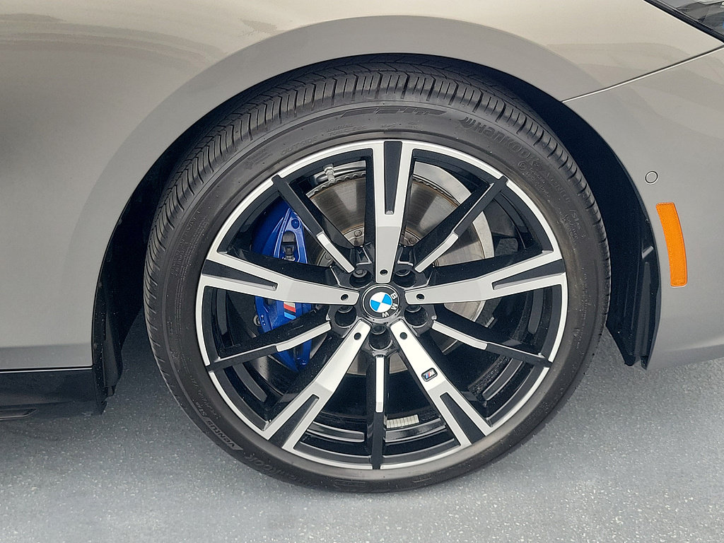 Used 2026 BMW 530i w/ M Sport Package RWD image 5