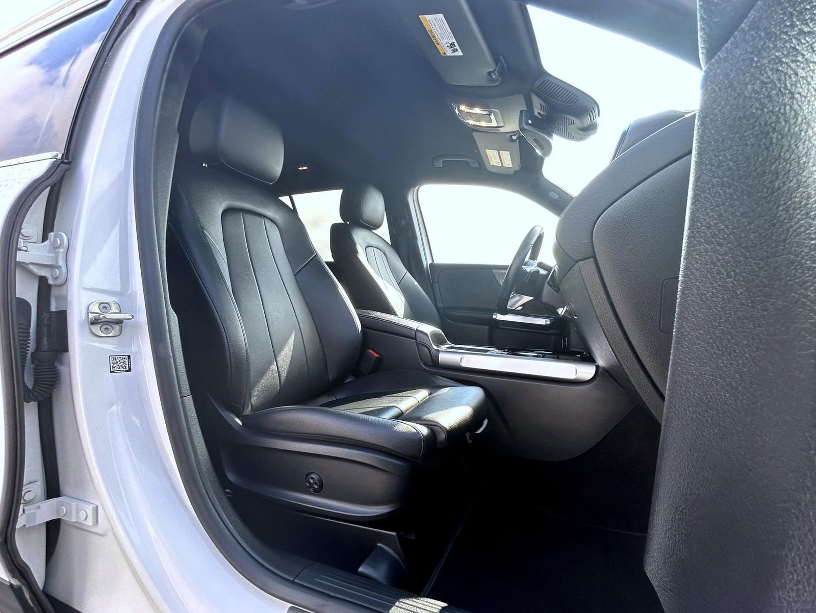 Used 2024 Mercedes-Benz GLB 250 image 16