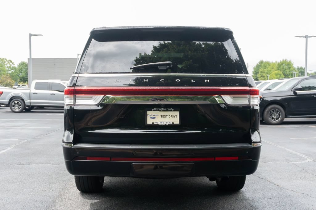 Used 2022 Lincoln Navigator L Reserve RWD image 10